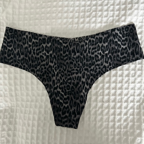 Brand New with Tag - Victoria’s Secret panties (5) - Picture 2 of 11